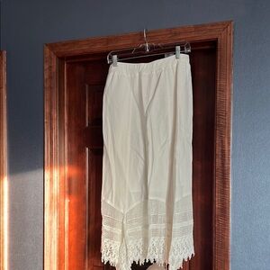 Elegant White Lace Skirt